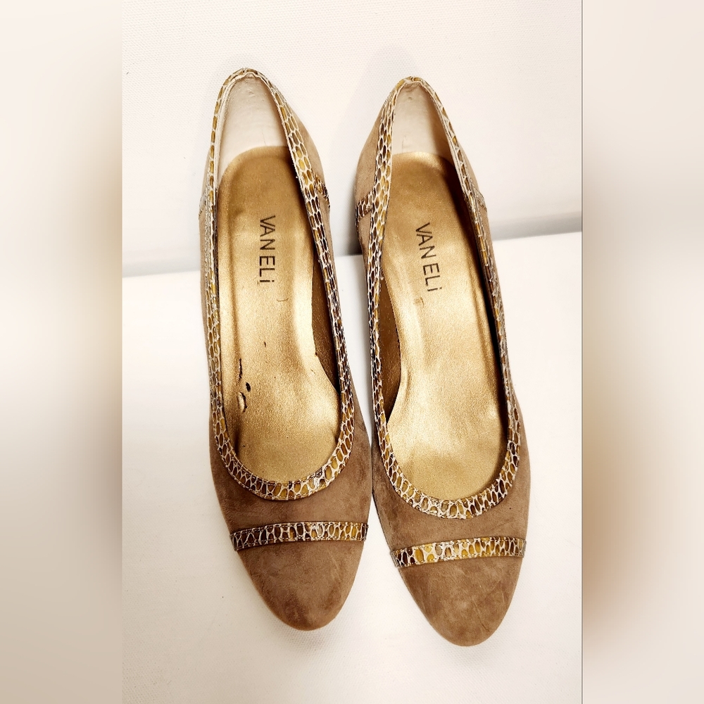 Vaneli tan suede stacked high heel shoes size 8